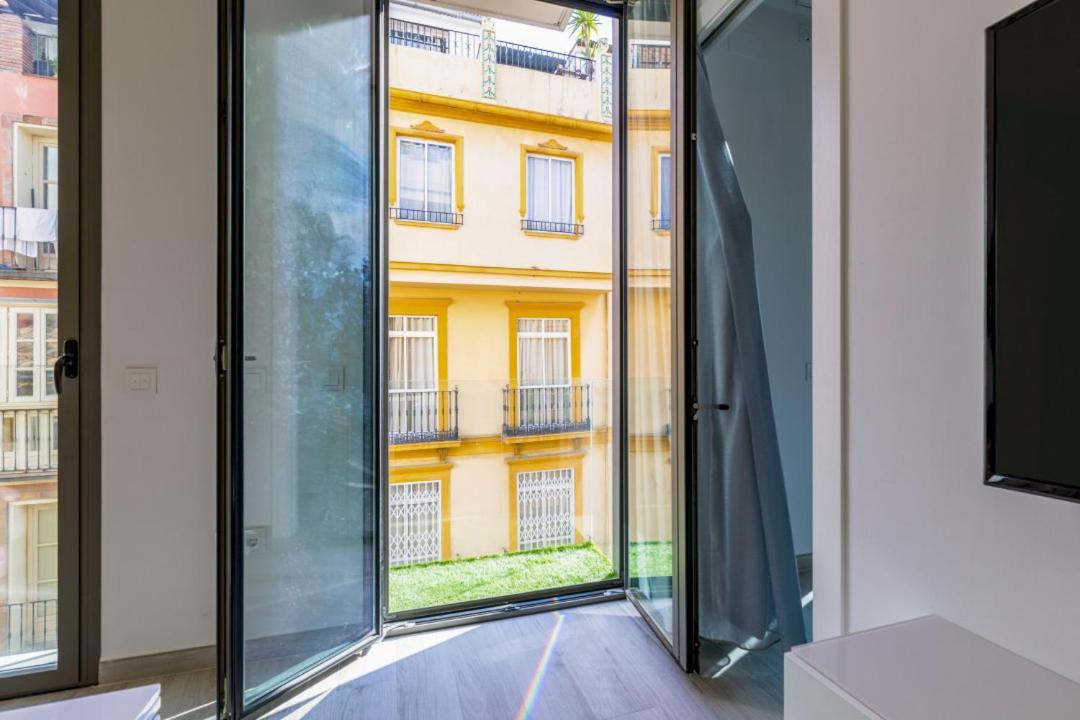 Minty - Modern La Merced Apartment *